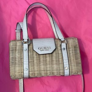 Guess Purse🤍